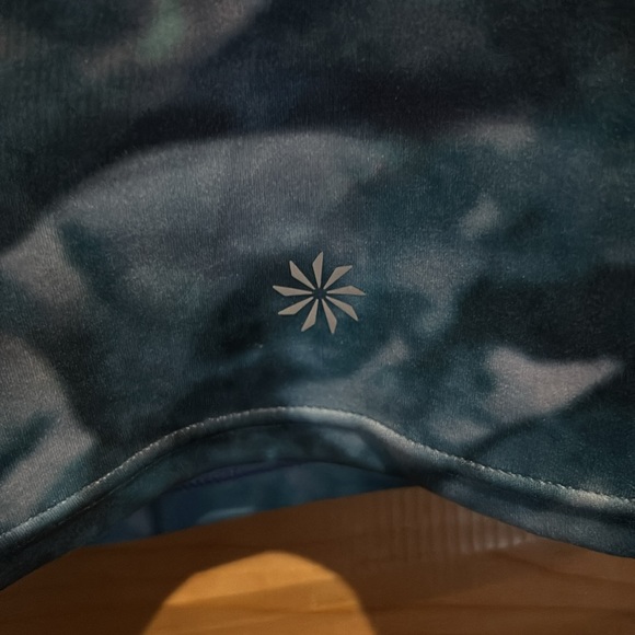 Athleta NWT Conscious Crop Printed A-C Bra Size XS in  Blue/Green Tie Dye - Picture 9 of 12